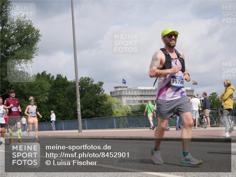 29.06.2025 - hella hamburg halbmarathon Luisa Fischer http://msf.ph/oto/8452901 29.06.2025 10:33:30 Kennedybrücke 5791, 12461, 7572, 15789, 2302, 6626, 7517, 9095, 10322 meine-sportfotos.de
