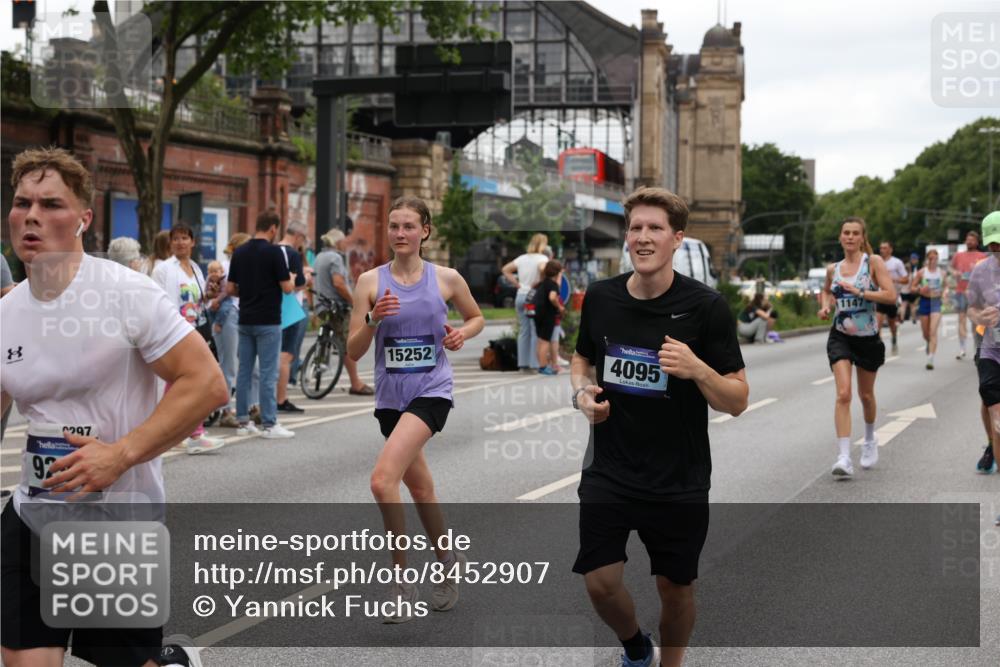 29.06.2025 - hella hamburg halbmarathon Yannick Fuchs http://msf.ph/oto/8452907 29.06.2025 10:56:00 20KM 1128, 1135, 1138, 1147, 1190, 3097, 3921, 4095, 4859, 5547, 6580, 6815, 8154, 9131, 9297, 9718, 9928, 10194, 10746, 10797, 11968, 12567, 13699, 13958, 14574, 15252, 15291, 15539, 15686, 15859, 15908, 16292, 17532, 17939, 18000, 18551, 18799, 18808, 18919 meine-sportfotos.de