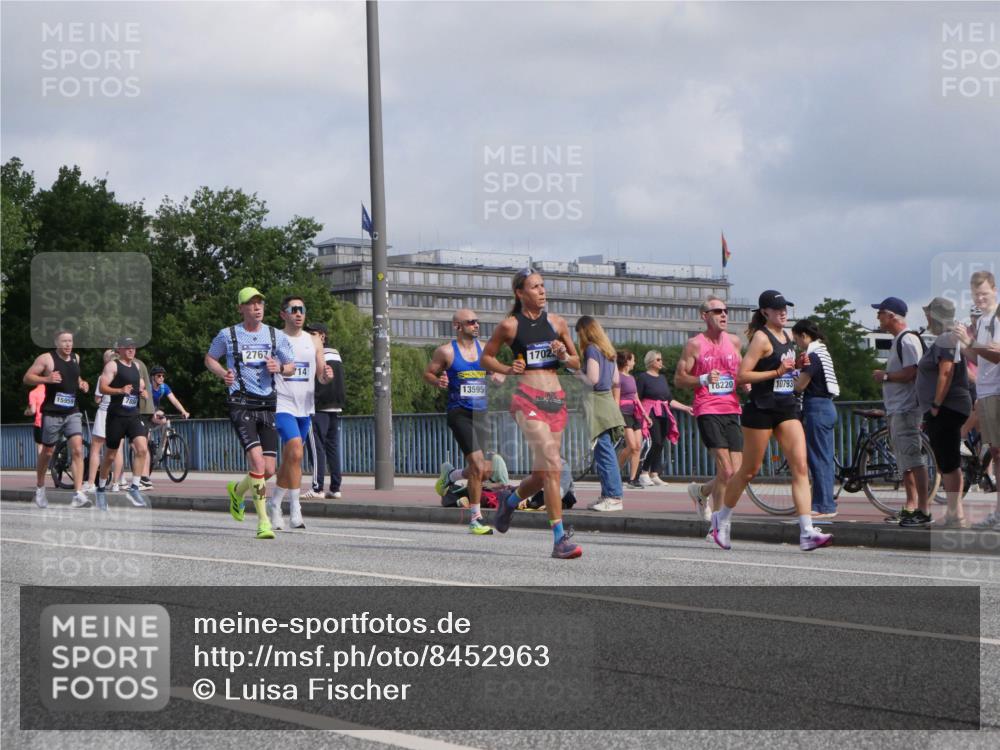 29.06.2025 - hella hamburg halbmarathon Luisa Fischer http://msf.ph/oto/8452963 29.06.2025 09:50:42 Kennedybrücke 15959, 2767, 13595, 1702, 8220, 10793, 2714, 2767, 3959, 7884, 10404, 10793 meine-sportfotos.de