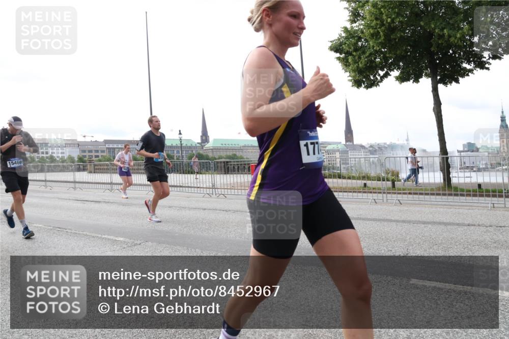 29.06.2025 - hella hamburg halbmarathon Lena Gebhardt http://msf.ph/oto/8452967 29.06.2025 10:31:05 Lombardsbrücke 15466, 171, 1059, 1292, 1472, 1773, 1979, 2097, 2268, 2414, 2505, 2569, 2914, 3131, 3281, 4198, 4561, 4817, 5437, 5943, 6057, 6195, 6556, 6620, 6787, 7071, 7120, 7351, 7604, 8050, 8072, 8073, 8757, 9576, 9830, 10111, 10989, 11981, 11984, 11988, 12384, 12627, 14095, 14216, 14349, 14803, 15299, 15466, 15589, 15725, 16457, 17224, 17463, 17509, 17587, 17742, 17966, 18362, 18795, 18860, 19052, 19226 meine-sportfotos.de