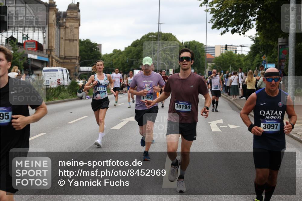 29.06.2025 - hella hamburg halbmarathon Yannick Fuchs http://msf.ph/oto/8452969 29.06.2025 10:56:00 20KM 1128, 1135, 1138, 1147, 1190, 3097, 3921, 4095, 4859, 5547, 6580, 6815, 8154, 9131, 9297, 9718, 9928, 10194, 10746, 10797, 11968, 12567, 13699, 13958, 14574, 15252, 15291, 15539, 15686, 15859, 15908, 16292, 17532, 17939, 18000, 18551, 18799, 18808, 18919 meine-sportfotos.de