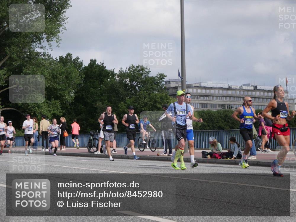 29.06.2025 - hella hamburg halbmarathon Luisa Fischer http://msf.ph/oto/8452980 29.06.2025 09:50:42 Kennedybrücke 7643, 15959, 7884, 2767, 13595, 17022, 2714, 2767, 3959, 7884, 10404, 10793 meine-sportfotos.de