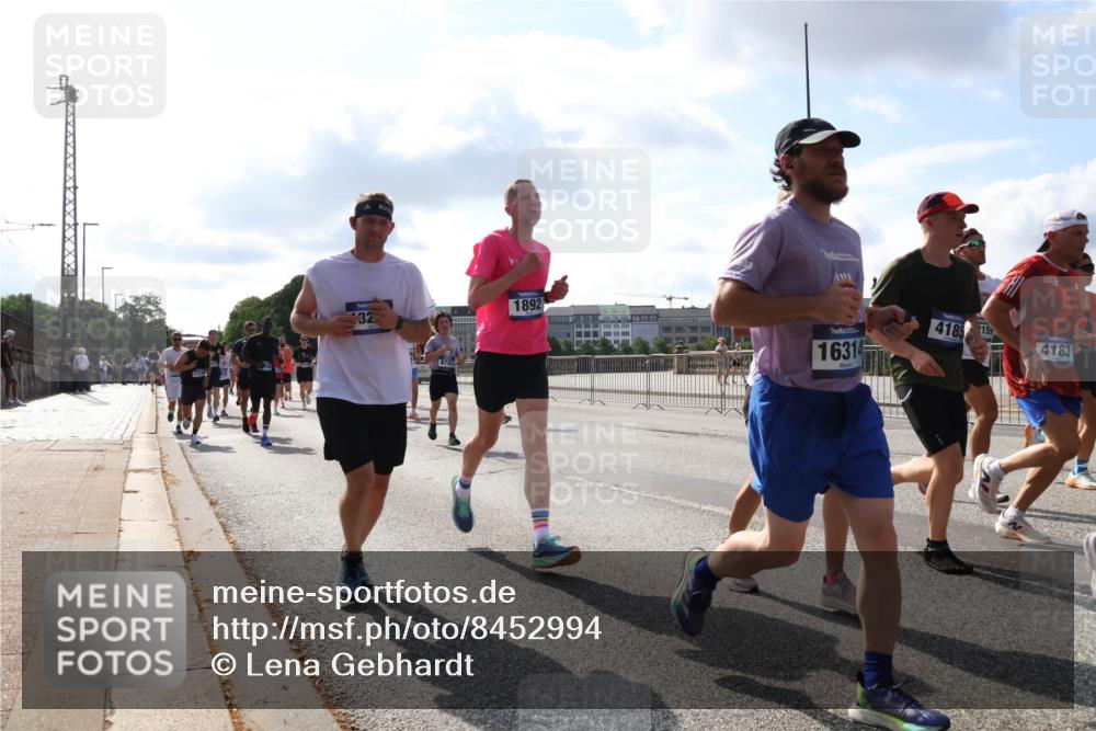 29.06.2025 - hella hamburg halbmarathon Lena Gebhardt http://msf.ph/oto/8452994 29.06.2025 09:54:09 Lombardsbrücke 32, 8743, 1892, 16314, 4185, 159, 4183, 1098, 1119, 1171, 1342, 1399, 1413, 1424, 1476, 1892, 1902, 2020, 2098, 2188, 2270, 2516, 2823, 2842, 2890, 2937, 3477, 3785, 4029, 4140, 4183, 4185, 4235, 4237, 4247, 4270, 4949, 5020, 5115, 5362, 5528, 5532, 5650, 6198, 6309, 6388, 6575, 6630, 6831, 7167, 7297, 7385, 7480, 7734, 8023, 8269, 8576, 8698, 8743, 8928, 9030, 9043, 9105, 9463, 9482, 9619, 9633, 9815, 10529, 10792, 11077, 11848, 11936, 12084 meine-sportfotos.de