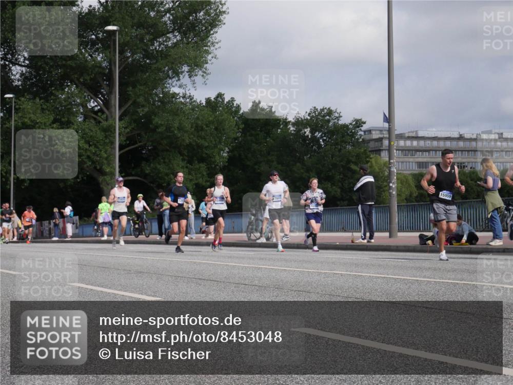 29.06.2025 - hella hamburg halbmarathon Luisa Fischer http://msf.ph/oto/8453048 29.06.2025 09:50:44 Kennedybrücke 15931, 7643, 15959, 2714, 2767, 7884, 10404, 10793 meine-sportfotos.de