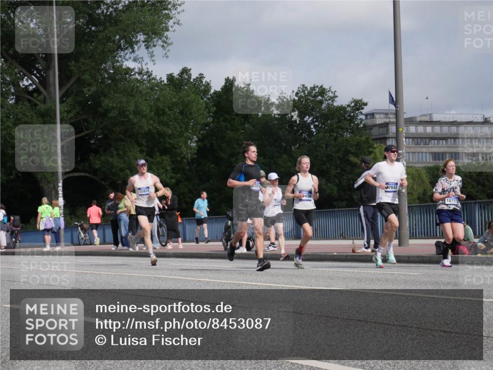 29.06.2025 - hella hamburg halbmarathon Luisa Fischer http://msf.ph/oto/8453087 29.06.2025 09:50:46 Kennedybrücke 15931, 291, 404, 1248, 7643, 18733, 1505, 2714, 2767, 5554, 7884, 10404, 10793, 10852 meine-sportfotos.de