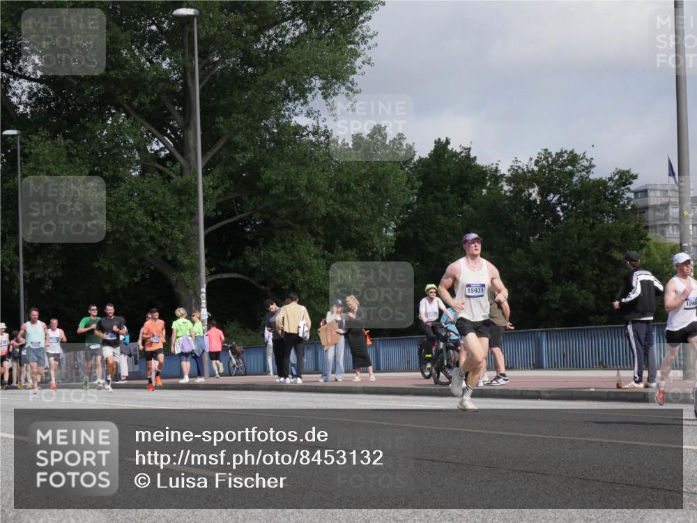 29.06.2025 - hella hamburg halbmarathon Luisa Fischer http://msf.ph/oto/8453132 29.06.2025 09:50:47 Kennedybrücke 15931, 1248, 1505, 1710, 2714, 2767, 5554, 7884, 10404, 10852 meine-sportfotos.de