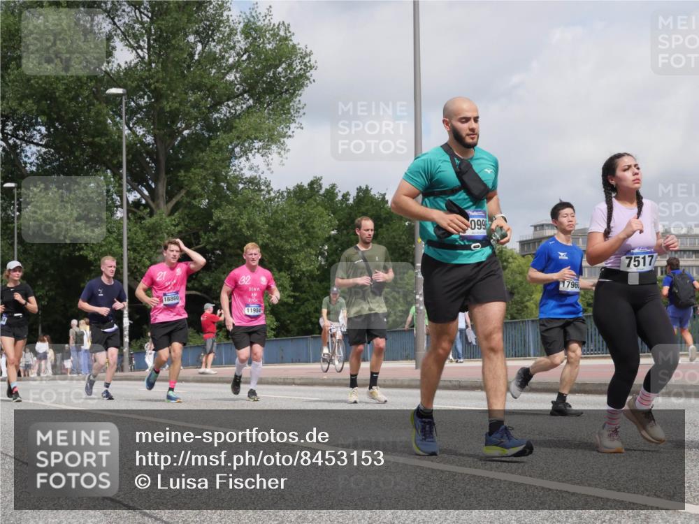29.06.2025 - hella hamburg halbmarathon Luisa Fischer http://msf.ph/oto/8453153 29.06.2025 10:33:39 Kennedybrücke 21, 18860, 32, 11984, 099, 17966, 7517, 2302, 6556, 7071, 7517, 9095, 9830 meine-sportfotos.de