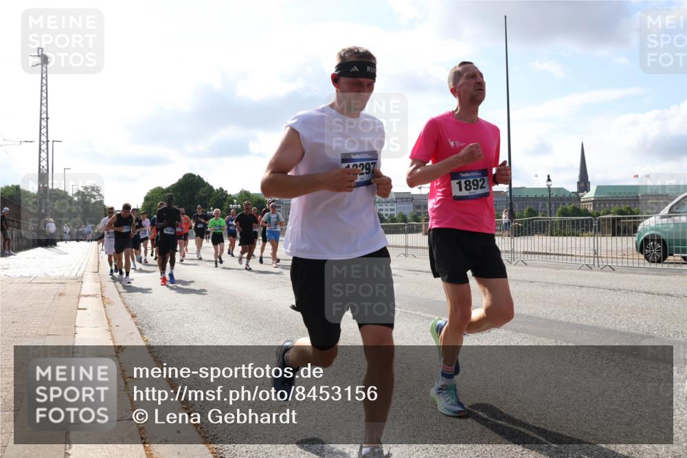 29.06.2025 - hella hamburg halbmarathon Lena Gebhardt http://msf.ph/oto/8453156 29.06.2025 09:54:10 Lombardsbrücke 18499, 2297, 1892, 1098, 1119, 1171, 1342, 1399, 1413, 1424, 1476, 1892, 1902, 2020, 2098, 2188, 2270, 2516, 2823, 2842, 2889, 3477, 3785, 4029, 4140, 4183, 4185, 4235, 4237, 4247, 4270, 4949, 5020, 5115, 5362, 5528, 5532, 5650, 6198, 6309, 6575, 6630, 6831, 7167, 7297, 7385, 7480, 7734, 8023, 8269, 8576, 8698, 8743, 8928, 9030, 9043, 9105, 9463, 9482, 9619, 9633, 9815, 10529, 10792, 11077, 11848, 11936, 12084 meine-sportfotos.de