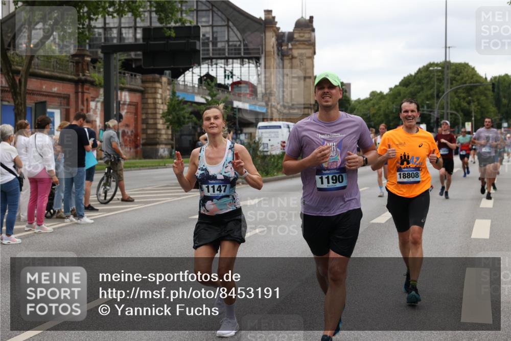 29.06.2025 - hella hamburg halbmarathon Yannick Fuchs http://msf.ph/oto/8453191 29.06.2025 10:56:02 20KM 1128, 1135, 1138, 1147, 1190, 3097, 3921, 4095, 4859, 5547, 6580, 6815, 7658, 8154, 9131, 9297, 9718, 9928, 10194, 10797, 11670, 11968, 12567, 13868, 13958, 14574, 15252, 15291, 15539, 15686, 15859, 15908, 16292, 17532, 17939, 17955, 18000, 18551, 18599, 18799, 18808, 18919 meine-sportfotos.de