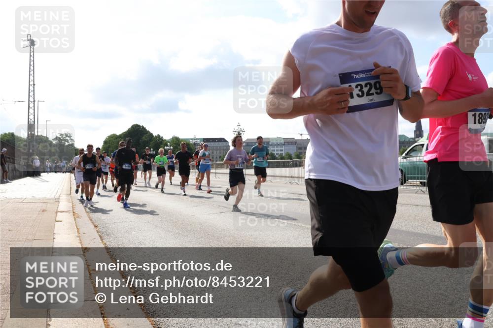 29.06.2025 - hella hamburg halbmarathon Lena Gebhardt http://msf.ph/oto/8453221 29.06.2025 09:54:10 Lombardsbrücke 17332, 18499, 8743, 1329, 189, 1098, 1119, 1171, 1342, 1399, 1413, 1424, 1476, 1892, 1902, 2020, 2098, 2188, 2270, 2516, 2823, 2842, 2889, 3477, 3785, 4029, 4140, 4183, 4185, 4235, 4237, 4247, 4270, 4949, 5020, 5115, 5362, 5528, 5532, 5650, 6198, 6309, 6575, 6630, 6831, 7167, 7297, 7385, 7480, 7734, 8023, 8269, 8576, 8698, 8743, 8928, 9030, 9043, 9105, 9463, 9482, 9619, 9633, 9815, 10529, 10792, 11077, 11848, 11936, 12084 meine-sportfotos.de