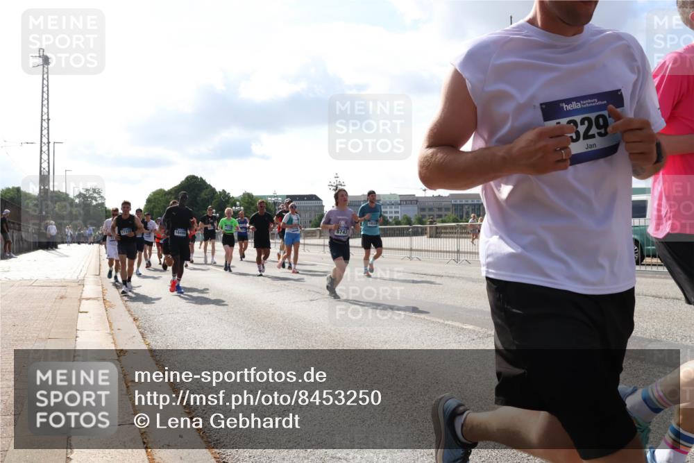 29.06.2025 - hella hamburg halbmarathon Lena Gebhardt http://msf.ph/oto/8453250 29.06.2025 09:54:10 Lombardsbrücke 8743, 17332, 18499, 18499, 10529, 329, 1098, 1119, 1171, 1342, 1399, 1413, 1424, 1476, 1892, 1902, 2020, 2098, 2188, 2270, 2516, 2823, 2842, 2889, 3477, 3785, 4029, 4140, 4183, 4185, 4235, 4237, 4247, 4270, 4949, 5020, 5115, 5362, 5528, 5532, 5650, 6198, 6309, 6575, 6630, 6831, 7167, 7297, 7385, 7480, 7734, 8023, 8269, 8576, 8698, 8743, 8928, 9030, 9043, 9105, 9463, 9482, 9619, 9633, 9815, 10529, 10792, 11077, 11848, 11936, 12084 meine-sportfotos.de
