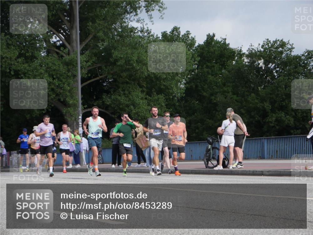 29.06.2025 - hella hamburg halbmarathon Luisa Fischer http://msf.ph/oto/8453289 29.06.2025 09:50:51 Kennedybrücke 1290, 1505, 1710, 5554, 5709, 7154, 8933, 10404, 10852 meine-sportfotos.de