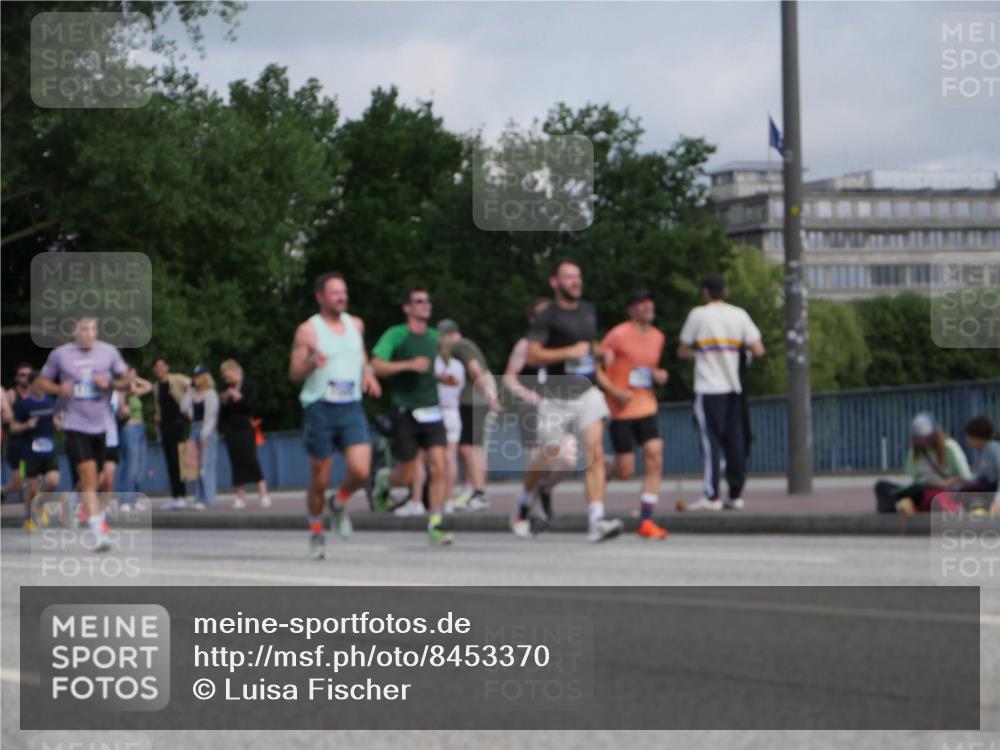29.06.2025 - hella hamburg halbmarathon Luisa Fischer http://msf.ph/oto/8453370 29.06.2025 09:50:52 Kennedybrücke 1290, 1505, 1710, 5554, 5709, 7152, 7154, 8933, 9403, 10852 meine-sportfotos.de