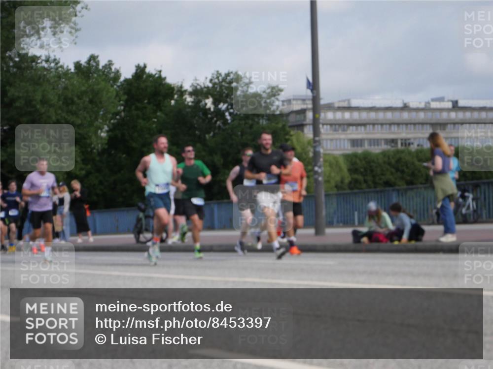 29.06.2025 - hella hamburg halbmarathon Luisa Fischer http://msf.ph/oto/8453397 29.06.2025 09:50:53 Kennedybrücke 1290, 1505, 1710, 2399, 5554, 5709, 7152, 7154, 8933, 9403, 10852 meine-sportfotos.de