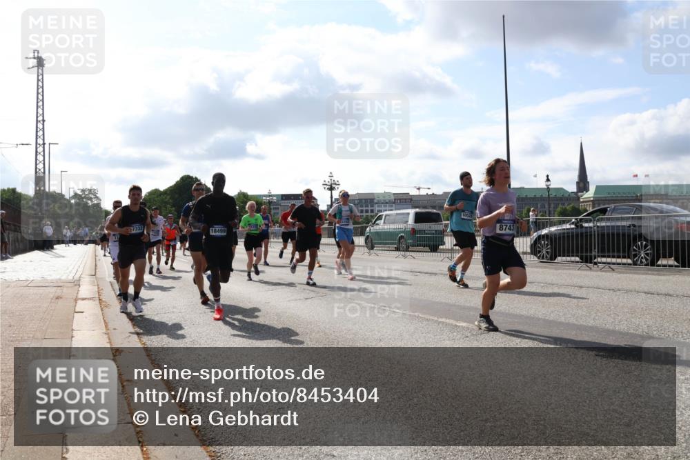 29.06.2025 - hella hamburg halbmarathon Lena Gebhardt http://msf.ph/oto/8453404 29.06.2025 09:54:11 Lombardsbrücke 11, 7332, 18499, 10529, 8743, 1098, 1119, 1171, 1342, 1399, 1413, 1424, 1476, 1892, 1902, 2020, 2098, 2188, 2270, 2516, 2823, 2842, 2889, 3477, 3785, 4029, 4140, 4183, 4185, 4235, 4237, 4247, 4270, 4949, 5020, 5115, 5528, 5532, 5650, 6198, 6309, 6575, 6630, 6831, 7167, 7297, 7385, 7480, 7709, 7734, 8023, 8269, 8576, 8698, 8743, 8928, 9030, 9043, 9105, 9463, 9482, 9619, 9633, 9815, 10237, 10529, 10792, 11077, 11848, 11936, 12084 meine-sportfotos.de