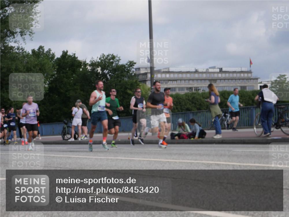 29.06.2025 - hella hamburg halbmarathon Luisa Fischer http://msf.ph/oto/8453420 29.06.2025 09:50:53 Kennedybrücke 1710, 1290, 1505, 1710, 2399, 5554, 5709, 7152, 7154, 8933, 9403, 10852 meine-sportfotos.de