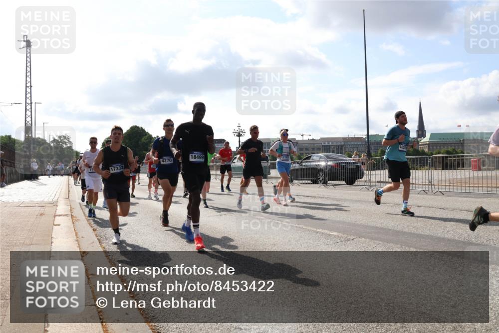 29.06.2025 - hella hamburg halbmarathon Lena Gebhardt http://msf.ph/oto/8453422 29.06.2025 09:54:12 Lombardsbrücke 4270, 18499, 17332, 1052, 1098, 1119, 1171, 1342, 1399, 1413, 1424, 1476, 1892, 1902, 2020, 2098, 2188, 2270, 2516, 2823, 2842, 2889, 3477, 3562, 3785, 4029, 4140, 4183, 4185, 4235, 4237, 4247, 4270, 4949, 5020, 5115, 5528, 5532, 5650, 6198, 6309, 6575, 6630, 6831, 7167, 7297, 7709, 7734, 8023, 8269, 8576, 8698, 8743, 8928, 9030, 9043, 9105, 9463, 9482, 9619, 9815, 10237, 10529, 10792, 11077, 11848, 11936, 12084 meine-sportfotos.de