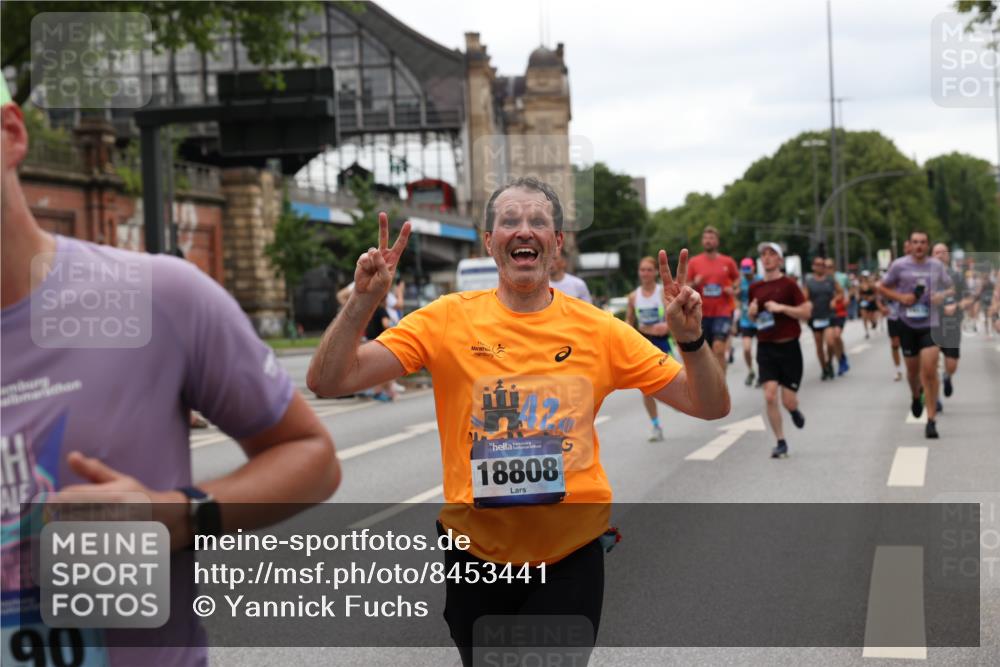 29.06.2025 - hella hamburg halbmarathon Yannick Fuchs http://msf.ph/oto/8453441 29.06.2025 10:56:03 20KM 1128, 1135, 1138, 1147, 1190, 3097, 3921, 4095, 4859, 5547, 6414, 6415, 6580, 6815, 7658, 8154, 9131, 9297, 9718, 9928, 10194, 10797, 11670, 11968, 12567, 13868, 13958, 14574, 15252, 15291, 15539, 15686, 15859, 15908, 16292, 17532, 17939, 17955, 18000, 18551, 18599, 18799, 18808, 18919 meine-sportfotos.de