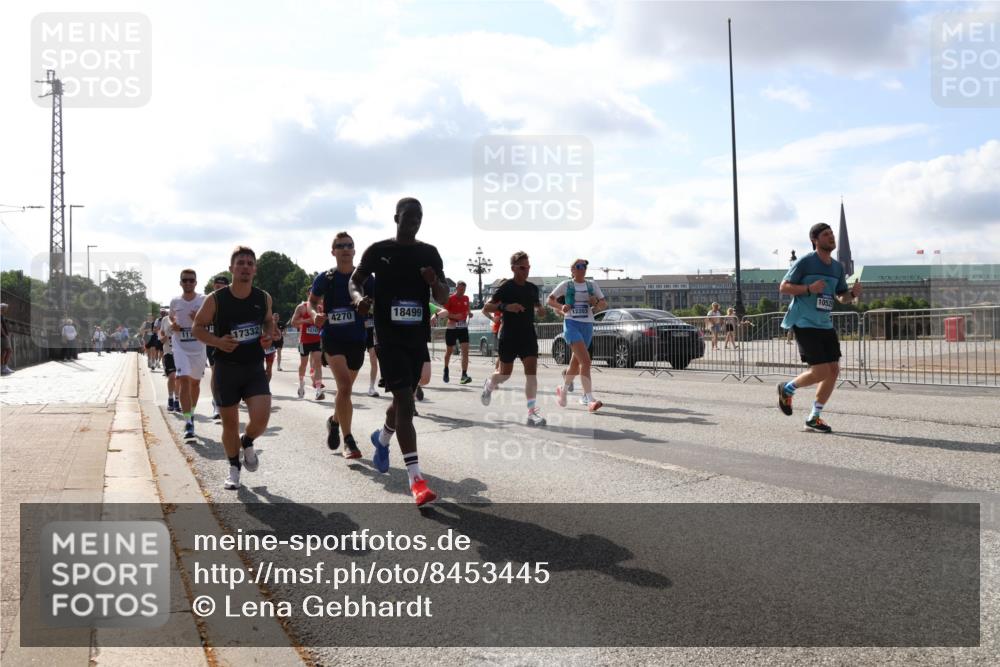 29.06.2025 - hella hamburg halbmarathon Lena Gebhardt http://msf.ph/oto/8453445 29.06.2025 09:54:12 Lombardsbrücke 4270, 18499, 111, 17332, 12203, 1052, 1098, 1119, 1171, 1342, 1399, 1413, 1424, 1476, 1892, 1902, 2020, 2098, 2188, 2270, 2516, 2823, 2842, 2889, 3477, 3562, 3785, 4029, 4140, 4183, 4185, 4235, 4237, 4247, 4270, 4949, 5020, 5115, 5528, 5532, 5650, 6198, 6309, 6575, 6630, 6831, 7167, 7297, 7709, 7734, 8023, 8269, 8576, 8698, 8743, 8928, 9030, 9043, 9105, 9463, 9482, 9619, 9815, 10237, 10529, 10792, 11077, 11848, 11936, 12084 meine-sportfotos.de