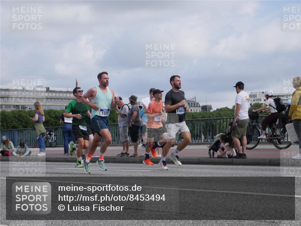 29.06.2025 - hella hamburg halbmarathon Luisa Fischer http://msf.ph/oto/8453494 29.06.2025 09:50:55 Kennedybrücke 17658, 1505, 1205, 10852, 1290, 1505, 1710, 2399, 5554, 5709, 7152, 7154, 8933, 9403, 10852 meine-sportfotos.de