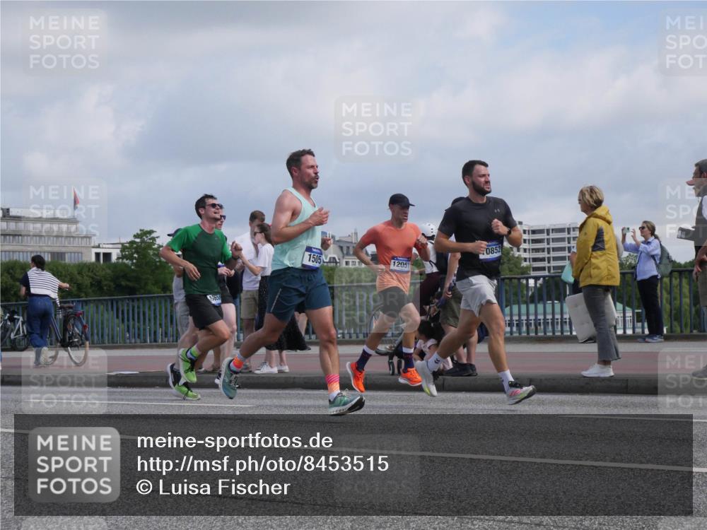 29.06.2025 - hella hamburg halbmarathon Luisa Fischer http://msf.ph/oto/8453515 29.06.2025 09:50:56 Kennedybrücke 7650, 1505, 0852, 12051, 1290, 1505, 1710, 2399, 3480, 5554, 5709, 7152, 7154, 8933, 9403, 10852 meine-sportfotos.de