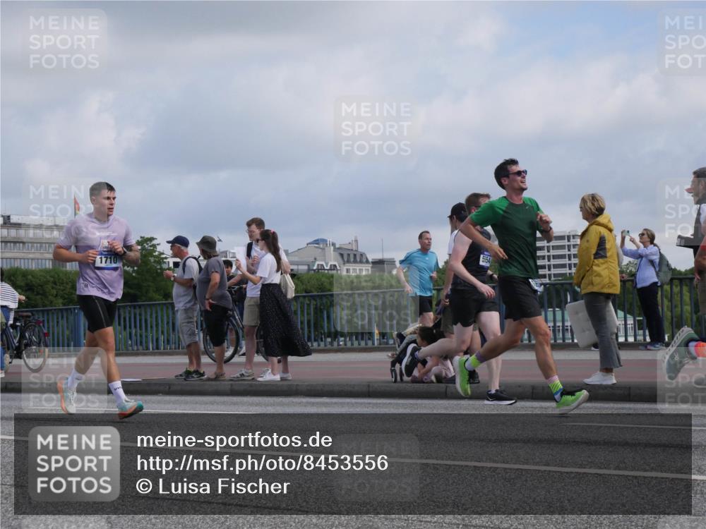 29.06.2025 - hella hamburg halbmarathon Luisa Fischer http://msf.ph/oto/8453556 29.06.2025 09:50:56 Kennedybrücke 1710, 1290, 1505, 1710, 2399, 3480, 5554, 5709, 7152, 7154, 8933, 9403, 10852 meine-sportfotos.de