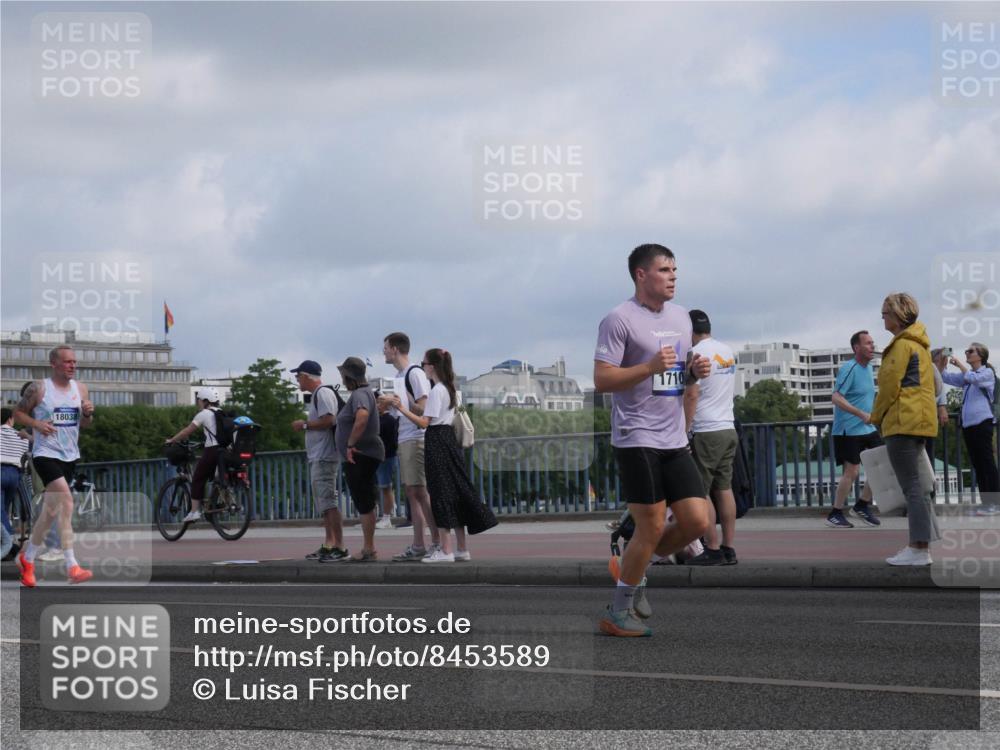 29.06.2025 - hella hamburg halbmarathon Luisa Fischer http://msf.ph/oto/8453589 29.06.2025 09:50:57 Kennedybrücke 18038, 1710, 1290, 1505, 1710, 2399, 3480, 5307, 5554, 5709, 7152, 7154, 8933, 9403, 10852 meine-sportfotos.de