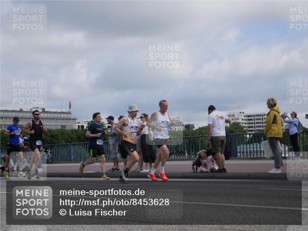 29.06.2025 - hella hamburg halbmarathon Luisa Fischer http://msf.ph/oto/8453628 29.06.2025 09:50:59 Kennedybrücke 18237, 8933, 5709, 18038, 1290, 1505, 1710, 2399, 3480, 5307, 5554, 5709, 6993, 7152, 7154, 8571, 8933, 9403, 10852 meine-sportfotos.de