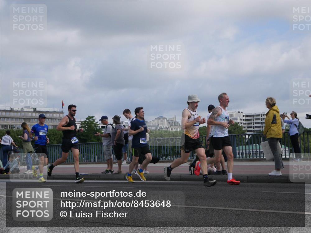 29.06.2025 - hella hamburg halbmarathon Luisa Fischer http://msf.ph/oto/8453648 29.06.2025 09:50:59 Kennedybrücke 1290, 1823, 8933, 1290, 1505, 1710, 2399, 3480, 5307, 5554, 5709, 6993, 7152, 7154, 8571, 8933, 9403, 10852 meine-sportfotos.de
