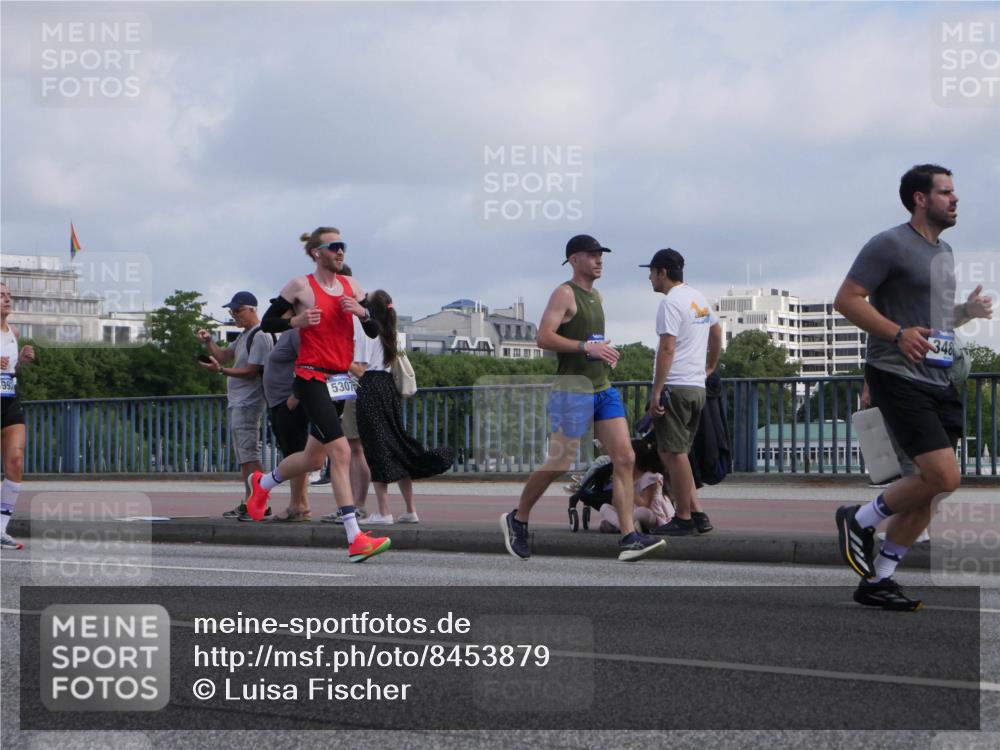 29.06.2025 - hella hamburg halbmarathon Luisa Fischer http://msf.ph/oto/8453879 29.06.2025 09:51:07 Kennedybrücke 993, 530, 348, 2262, 3480, 4359, 4381, 5307, 6993, 8121, 8571 meine-sportfotos.de
