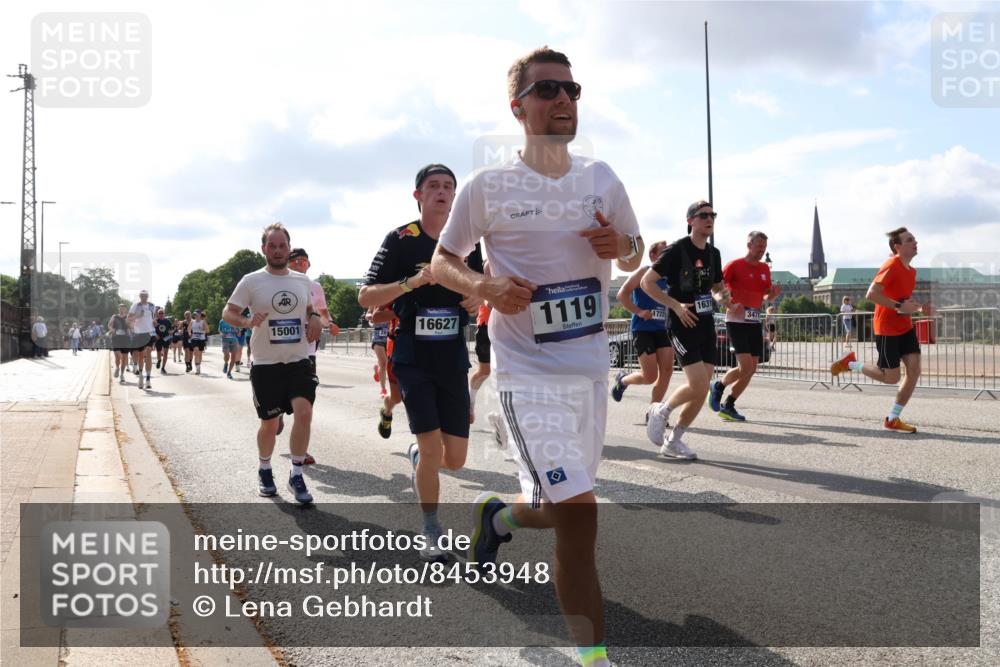 29.06.2025 - hella hamburg halbmarathon Lena Gebhardt http://msf.ph/oto/8453948 29.06.2025 09:54:14 Lombardsbrücke 15001, 16627, 1119, 1722, 1631, 347, 1098, 1119, 1171, 1342, 1399, 1413, 1424, 1476, 1549, 1892, 1902, 2020, 2098, 2188, 2270, 2516, 2823, 2842, 2889, 3477, 3562, 3785, 4017, 4029, 4183, 4185, 4235, 4237, 4270, 4816, 4949, 5020, 5115, 5528, 6198, 6266, 6309, 6575, 6630, 6831, 7167, 7297, 7709, 7734, 8023, 8269, 8576, 8698, 8743, 8928, 9030, 9043, 9105, 9463, 9482, 9619, 9815, 10057, 10237, 10529, 10792, 11077, 11848, 11936, 12084 meine-sportfotos.de