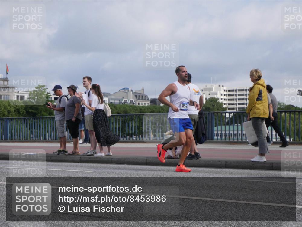 29.06.2025 - hella hamburg halbmarathon Luisa Fischer http://msf.ph/oto/8453986 29.06.2025 09:51:09 Kennedybrücke 8571, 2262, 3480, 4062, 4359, 4381, 5003, 5307, 6993, 8002, 8121, 8571, 10190 meine-sportfotos.de