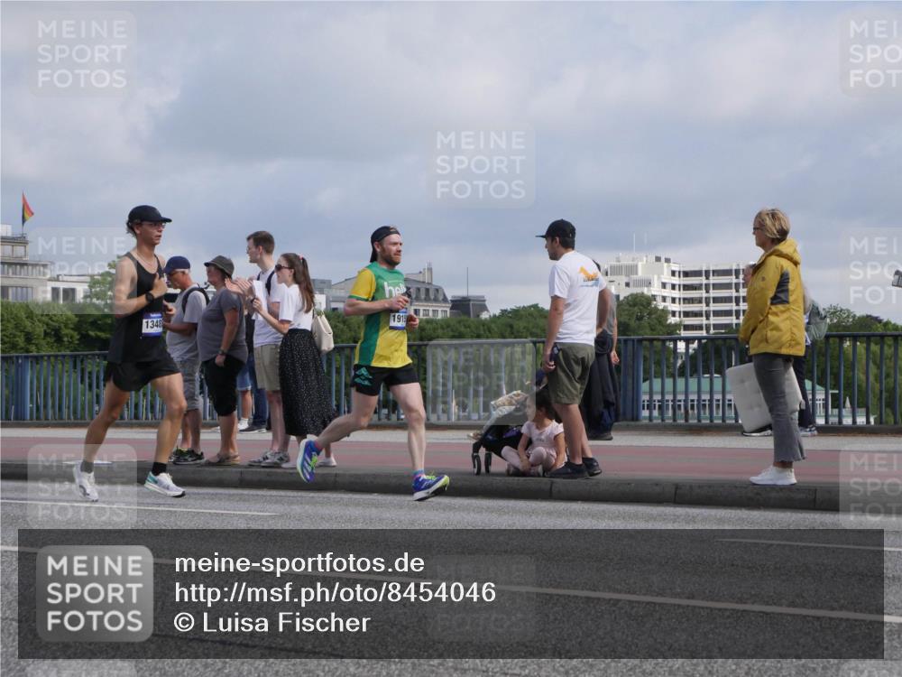 29.06.2025 - hella hamburg halbmarathon Luisa Fischer http://msf.ph/oto/8454046 29.06.2025 09:51:11 Kennedybrücke 1348, 1915, 2262, 3547, 4062, 4359, 4381, 5003, 6993, 8002, 8121, 8571, 10190, 10738 meine-sportfotos.de