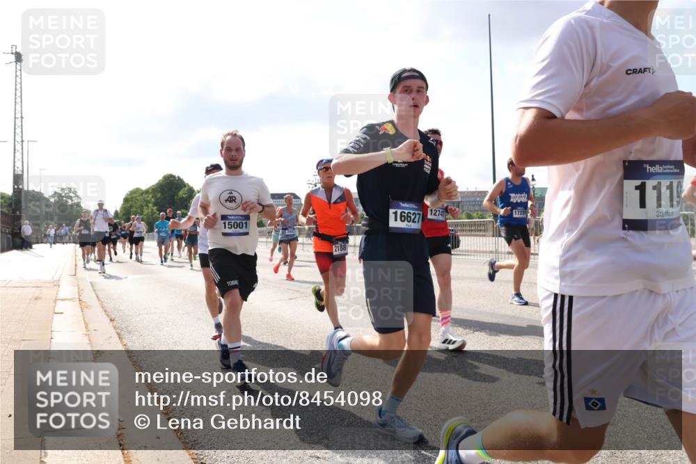 29.06.2025 - hella hamburg halbmarathon Lena Gebhardt http://msf.ph/oto/8454098 29.06.2025 09:54:14 Lombardsbrücke 15001, 2188, 16627, 12747, 17229, 1119, 1098, 1119, 1171, 1342, 1399, 1413, 1424, 1476, 1549, 1892, 1902, 2020, 2098, 2188, 2270, 2516, 2823, 2842, 2889, 3477, 3562, 3785, 4017, 4029, 4183, 4185, 4235, 4237, 4270, 4816, 4949, 5020, 5115, 5528, 6198, 6266, 6309, 6575, 6630, 6831, 7167, 7297, 7709, 7734, 8023, 8269, 8576, 8698, 8743, 8928, 9030, 9043, 9105, 9463, 9482, 9619, 9815, 10057, 10237, 10529, 10792, 11077, 11848, 11936, 12084 meine-sportfotos.de