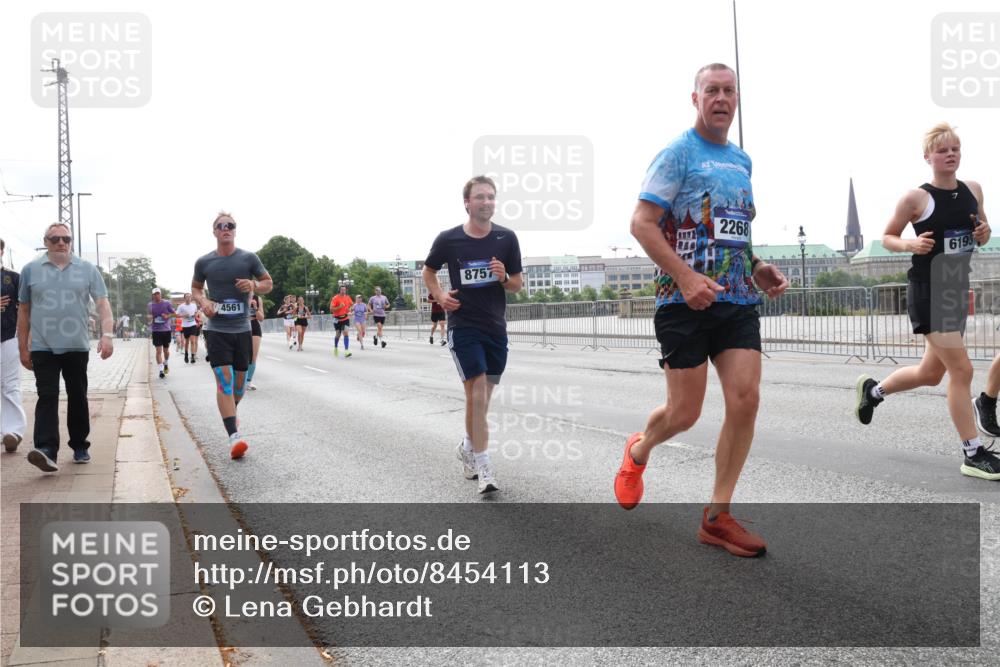 29.06.2025 - hella hamburg halbmarathon Lena Gebhardt http://msf.ph/oto/8454113 29.06.2025 10:31:12 Lombardsbrücke 4561, 8757, 2268, 6195, 1059, 1292, 1472, 1773, 1979, 2097, 2268, 2414, 2505, 2914, 3131, 3281, 4198, 4561, 4817, 5437, 5846, 5943, 6057, 6078, 6195, 6556, 6620, 6787, 7351, 7604, 7772, 8050, 8072, 8073, 8757, 9576, 9830, 10111, 10586, 10989, 11587, 11981, 11988, 12384, 12627, 14095, 14349, 14803, 15299, 15466, 15589, 15725, 16457, 16978, 17224, 17463, 17509, 17587, 17706, 17742, 17966, 19052, 19226 meine-sportfotos.de