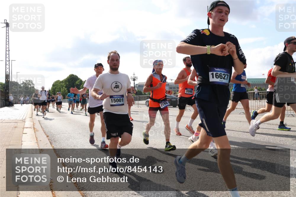 29.06.2025 - hella hamburg halbmarathon Lena Gebhardt http://msf.ph/oto/8454143 29.06.2025 09:54:15 Lombardsbrücke 117, 15001, 2188, 2098, 16627, 1722, 1098, 1119, 1171, 1342, 1399, 1413, 1424, 1476, 1549, 1892, 1902, 2020, 2098, 2188, 2270, 2516, 2561, 2823, 2842, 2889, 3477, 3562, 3785, 4017, 4029, 4183, 4185, 4235, 4237, 4270, 4816, 4949, 5020, 5115, 5528, 6198, 6266, 6309, 6575, 6630, 6819, 6831, 7167, 7297, 7709, 7734, 8023, 8142, 8269, 8576, 8698, 8743, 8928, 9030, 9043, 9105, 9463, 9482, 9619, 9815, 10057, 10237, 10529, 10792, 11077, 11848, 11936, 12084 meine-sportfotos.de