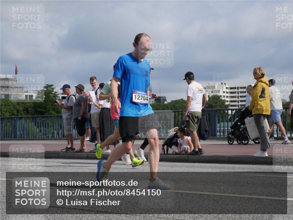 29.06.2025 - hella hamburg halbmarathon Luisa Fischer http://msf.ph/oto/8454150 29.06.2025 09:51:13 Kennedybrücke 12704, 1571, 2262, 3547, 4062, 4359, 4381, 5003, 8002, 8121, 9643, 10190, 10738 meine-sportfotos.de