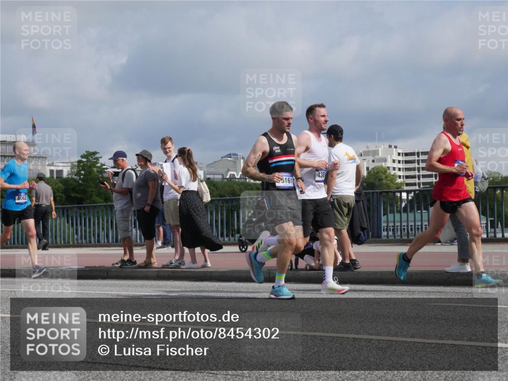 29.06.2025 - hella hamburg halbmarathon Luisa Fischer http://msf.ph/oto/8454302 29.06.2025 09:51:16 Kennedybrücke 4062, 51617, 438, 1042, 1571, 2262, 3547, 4062, 4381, 5003, 7310, 7482, 8002, 8121, 9643, 10190, 10451, 10738, 10877 meine-sportfotos.de