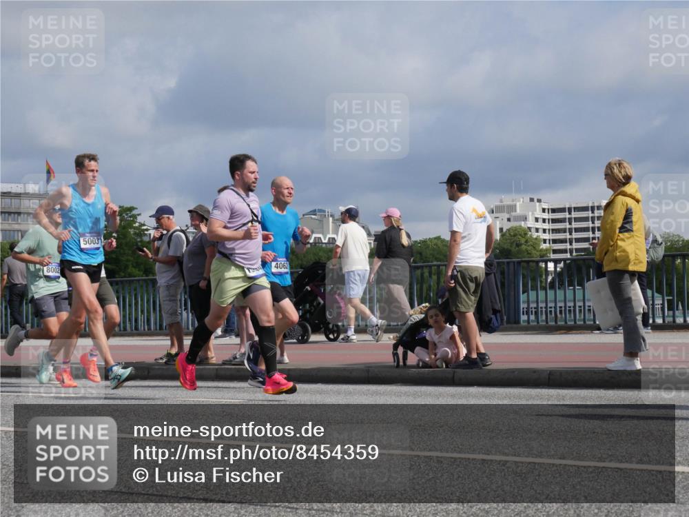 29.06.2025 - hella hamburg halbmarathon Luisa Fischer http://msf.ph/oto/8454359 29.06.2025 09:51:17 Kennedybrücke 8002, 50031, 4062, 1042, 1571, 2262, 3547, 4062, 4381, 5003, 7310, 7482, 8002, 8121, 9643, 10190, 10451, 10738, 10877 meine-sportfotos.de