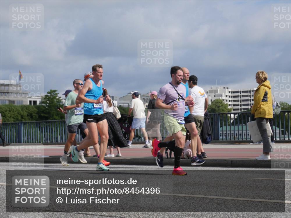 29.06.2025 - hella hamburg halbmarathon Luisa Fischer http://msf.ph/oto/8454396 29.06.2025 09:51:18 Kennedybrücke 8002, 062, 1042, 1571, 2262, 3547, 4062, 4381, 5003, 7310, 7482, 8002, 8121, 9643, 10190, 10451, 10738, 10877 meine-sportfotos.de