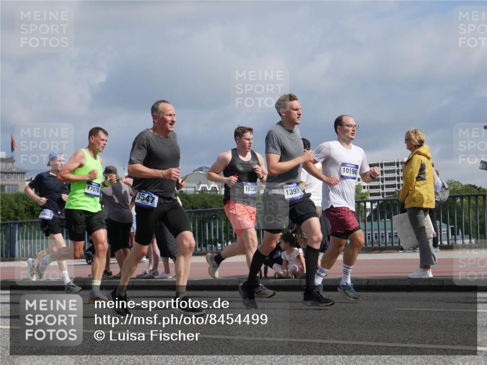 29.06.2025 - hella hamburg halbmarathon Luisa Fischer http://msf.ph/oto/8454499 29.06.2025 09:51:19 Kennedybrücke 14603, 17078, 3547, 10738, 1395, 10190, 1042, 1571, 2262, 3547, 4062, 4381, 5003, 7310, 7482, 8002, 9643, 10190, 10451, 10738, 10877 meine-sportfotos.de