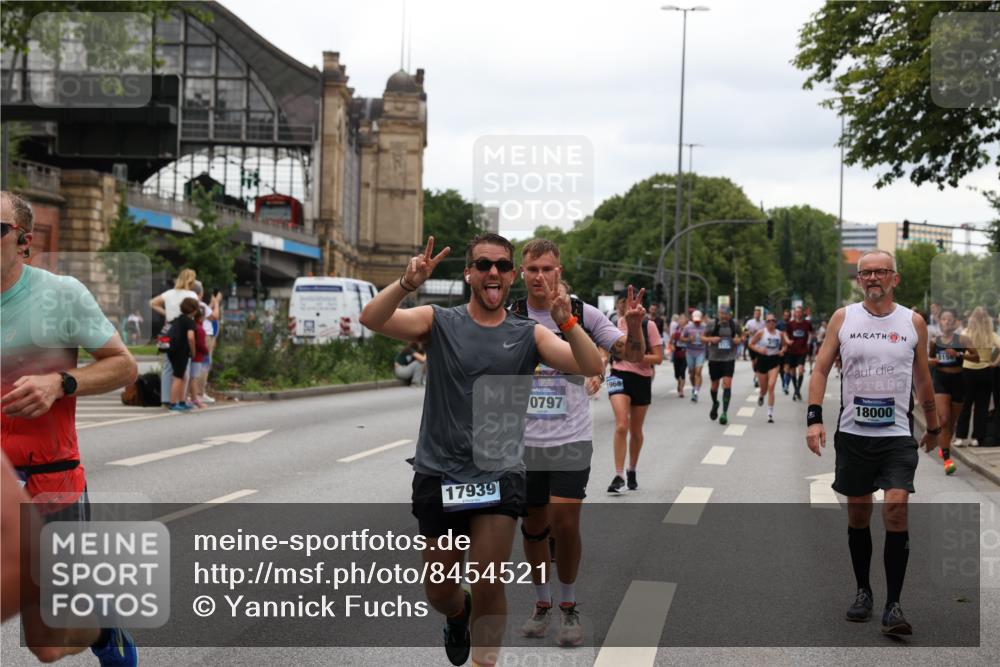 29.06.2025 - hella hamburg halbmarathon Yannick Fuchs http://msf.ph/oto/8454521 29.06.2025 10:56:11 20KM 1006, 1128, 1190, 1264, 1377, 1568, 1726, 3097, 3921, 4859, 5547, 6414, 6415, 6580, 6815, 7658, 8154, 9131, 9718, 9928, 10214, 10519, 10797, 11670, 11968, 12567, 13868, 13958, 14368, 14456, 14574, 15291, 15686, 15859, 15908, 16292, 16808, 17136, 17383, 17532, 17939, 17955, 18000, 18599, 18808, 18919, 19023 meine-sportfotos.de