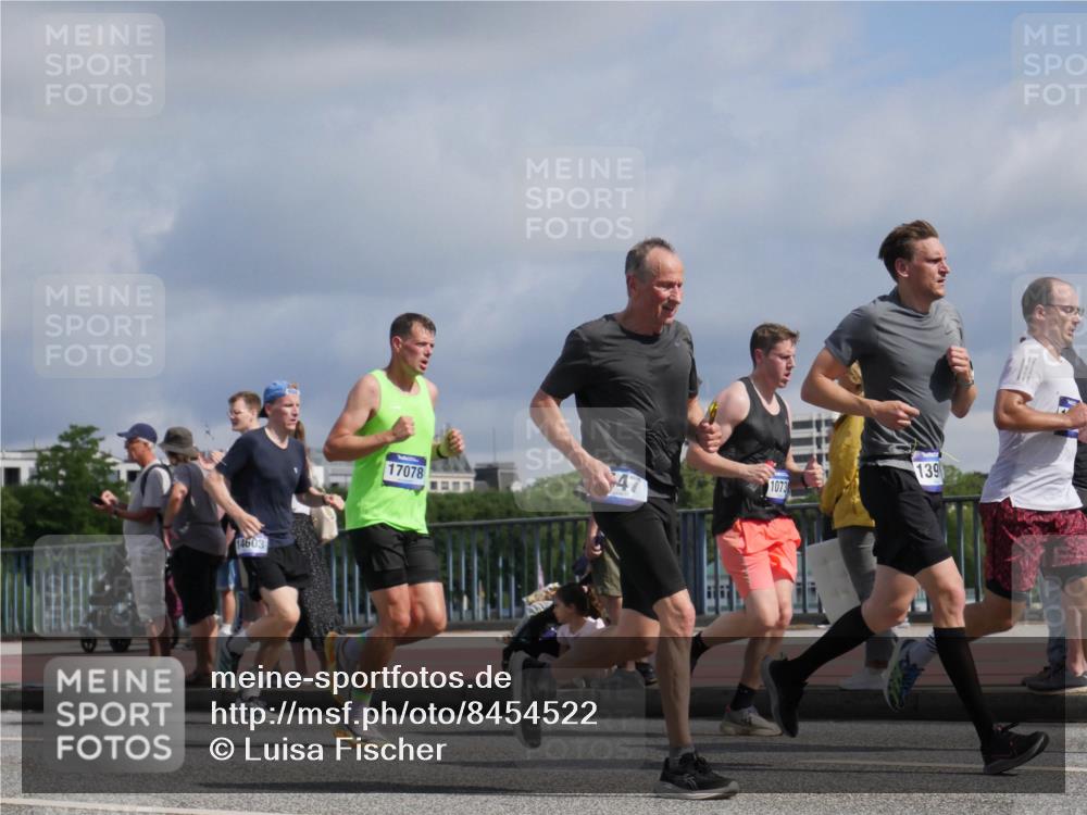 29.06.2025 - hella hamburg halbmarathon Luisa Fischer http://msf.ph/oto/8454522 29.06.2025 09:51:20 Kennedybrücke 14603, 139, 17078, 47, 1073, 1042, 1571, 2262, 3547, 4062, 5003, 7310, 7482, 8002, 9640, 9643, 10190, 10451, 10738, 10877 meine-sportfotos.de