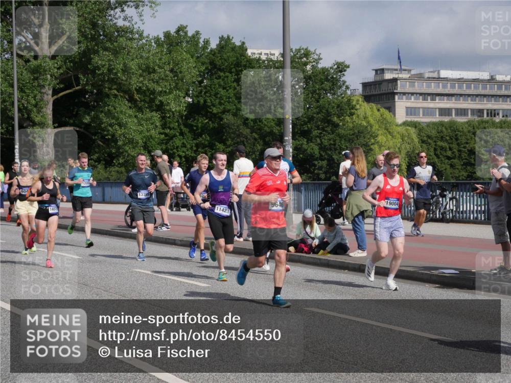 29.06.2025 - hella hamburg halbmarathon Luisa Fischer http://msf.ph/oto/8454550 29.06.2025 09:51:28 Kennedybrücke 604, 1407, 13755, 11423, 9640, 19004, 1600, 6037, 6047, 7310, 7482, 7981, 9640, 10451, 10877 meine-sportfotos.de
