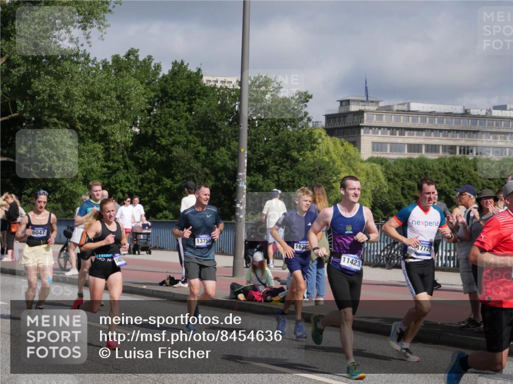 29.06.2025 - hella hamburg halbmarathon Luisa Fischer http://msf.ph/oto/8454636 29.06.2025 09:51:30 Kennedybrücke 6047, 13755, 162, 1407, 11423, 17723, 1600, 2797, 6037, 6047, 7981, 9640 meine-sportfotos.de