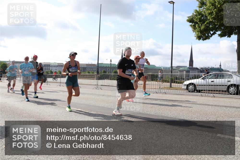 29.06.2025 - hella hamburg halbmarathon Lena Gebhardt http://msf.ph/oto/8454638 29.06.2025 09:54:18 Lombardsbrücke 6630, 13707, 746, 15422, 12549, 3348, 1098, 1119, 1171, 1342, 1399, 1413, 1424, 1476, 1549, 1892, 1902, 2020, 2098, 2188, 2442, 2470, 2561, 2823, 2842, 2889, 3477, 3562, 3785, 4017, 4029, 4183, 4185, 4235, 4237, 4270, 4816, 5020, 5528, 5706, 6198, 6266, 6309, 6630, 6819, 6831, 7087, 7167, 7274, 7297, 7709, 7734, 8023, 8142, 8269, 8374, 8576, 8698, 8743, 8928, 9043, 9105, 9463, 9482, 9619, 9815, 10057, 10237, 10529, 10792, 11848, 11936, 12084 meine-sportfotos.de