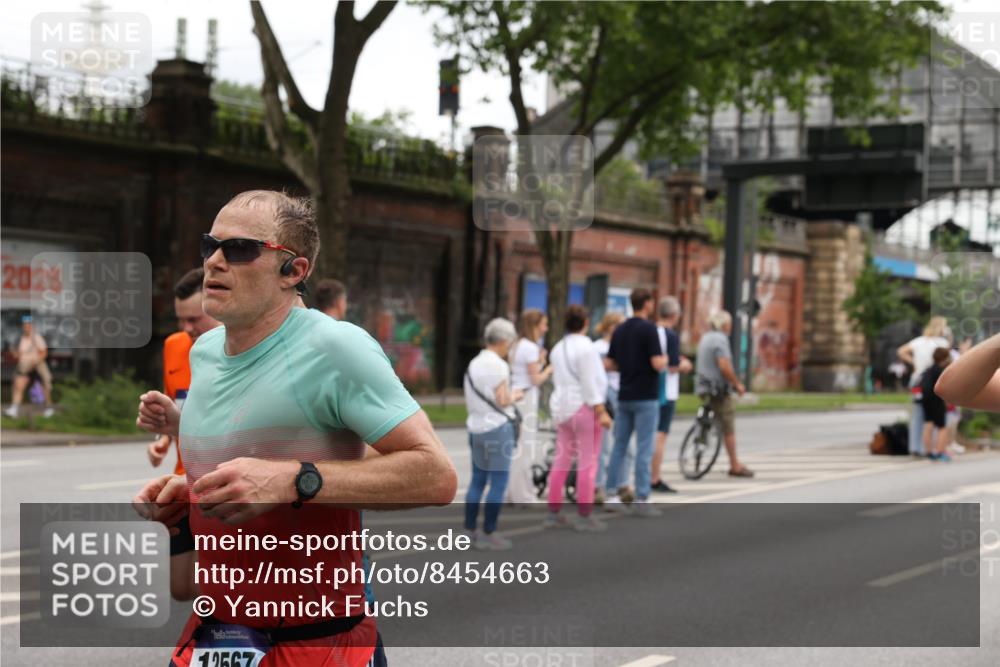 29.06.2025 - hella hamburg halbmarathon Yannick Fuchs http://msf.ph/oto/8454663 29.06.2025 10:56:11 20KM 1006, 1128, 1190, 1264, 1377, 1568, 1726, 3097, 3921, 4859, 5547, 6414, 6415, 6580, 6815, 7658, 8154, 9131, 9718, 9928, 10214, 10519, 10797, 11670, 11968, 12567, 13868, 13958, 14368, 14456, 14574, 15291, 15686, 15859, 15908, 16292, 16808, 17136, 17383, 17532, 17939, 17955, 18000, 18599, 18808, 18919, 19023 meine-sportfotos.de