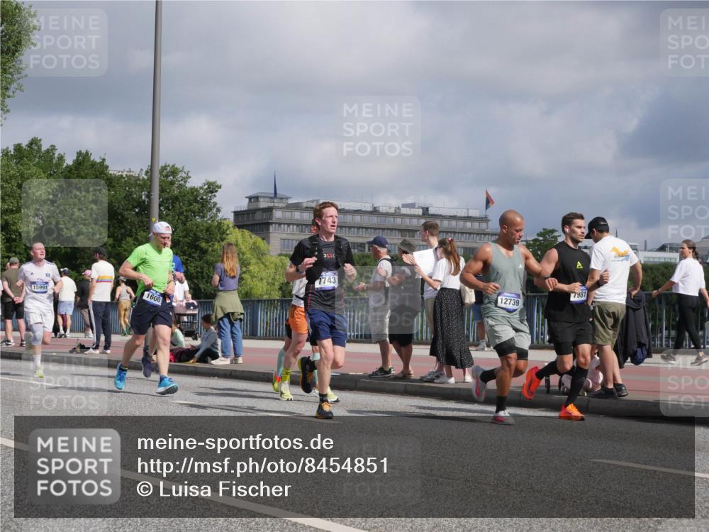 29.06.2025 - hella hamburg halbmarathon Luisa Fischer http://msf.ph/oto/8454851 29.06.2025 09:51:36 Kennedybrücke 15991, 1600, 1743, 12739, 7981, 1600, 2707, 2797, 5124, 6037, 7981, 10369 meine-sportfotos.de