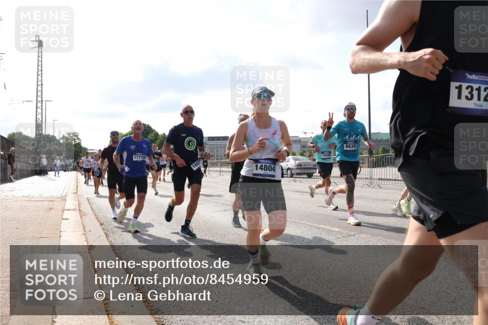 29.06.2025 - hella hamburg halbmarathon Lena Gebhardt http://msf.ph/oto/8454959 29.06.2025 09:54:20 Lombardsbrücke 17710, 18427, 14804, 18380, 6630, 1312, 1098, 1119, 1171, 1342, 1399, 1413, 1424, 1476, 1549, 1892, 1902, 1942, 2020, 2098, 2188, 2442, 2470, 2561, 2670, 2823, 2842, 2889, 3477, 3562, 3785, 4017, 4029, 4183, 4185, 4235, 4237, 4270, 4816, 5020, 5528, 5706, 6198, 6266, 6309, 6630, 6819, 6831, 7087, 7167, 7274, 7297, 7709, 7734, 8142, 8269, 8374, 8576, 8698, 8743, 8928, 9043, 9105, 9463, 9482, 9619, 9815, 10057, 10237, 10529, 11848, 11936, 12084 meine-sportfotos.de