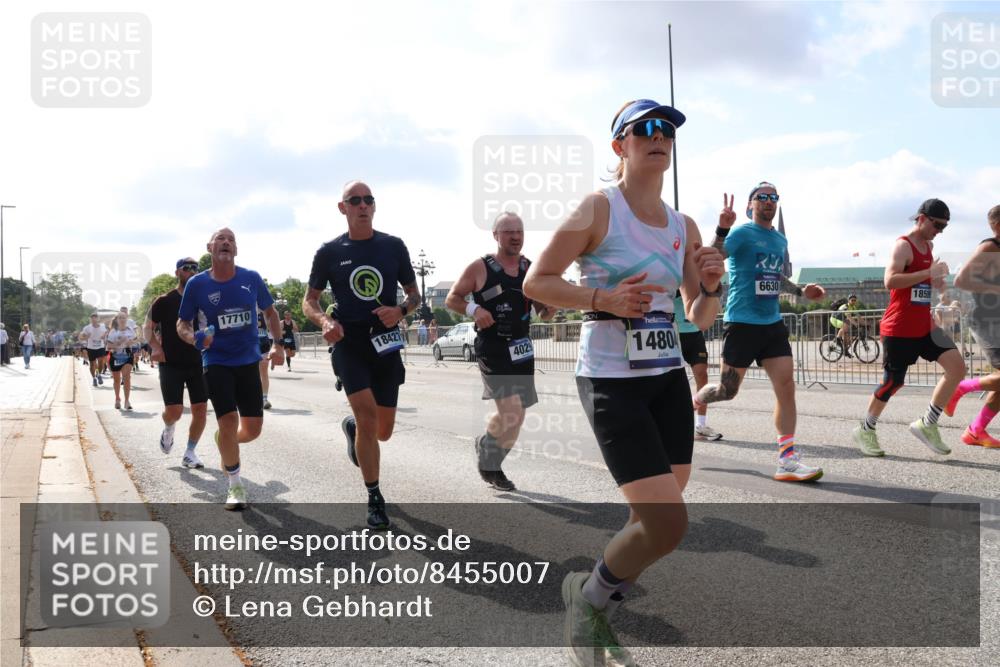 29.06.2025 - hella hamburg halbmarathon Lena Gebhardt http://msf.ph/oto/8455007 29.06.2025 09:54:20 Lombardsbrücke 17710, 18427, 4029, 14804, 6630, 18509, 1098, 1119, 1171, 1342, 1399, 1413, 1424, 1476, 1549, 1892, 1902, 1942, 2020, 2098, 2188, 2442, 2470, 2561, 2670, 2823, 2842, 2889, 3477, 3562, 3785, 4017, 4029, 4183, 4185, 4235, 4237, 4270, 4816, 5020, 5528, 5706, 6198, 6266, 6309, 6630, 6819, 6831, 7087, 7167, 7274, 7297, 7709, 7734, 8142, 8269, 8374, 8576, 8698, 8743, 8928, 9043, 9105, 9463, 9482, 9619, 9815, 10057, 10237, 10529, 11848, 11936, 12084 meine-sportfotos.de